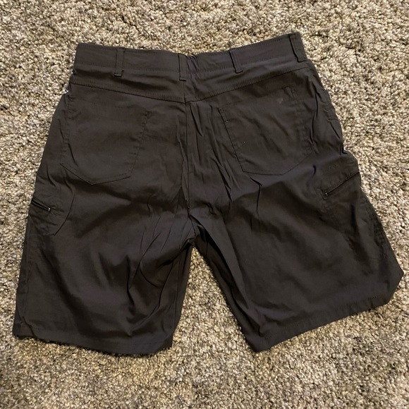 Wrangler Cargo Shorts - Picture 2 of 2